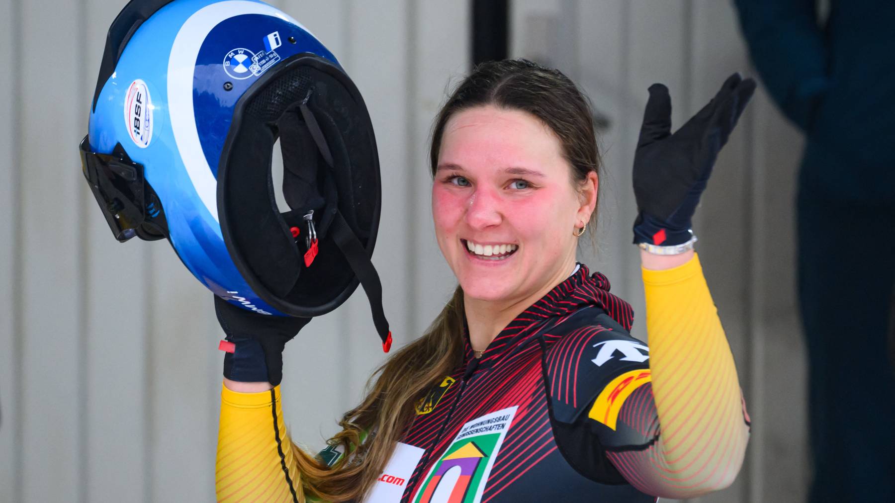 17 January 2026, Saxony, Altenberg: Bobsleigh: World Cup, monobob, women, 2nd run, winner Lisa Buckwitz (Germany) celebrates after her third place in the overall World Cup. Photo: Robert Michael/dpa