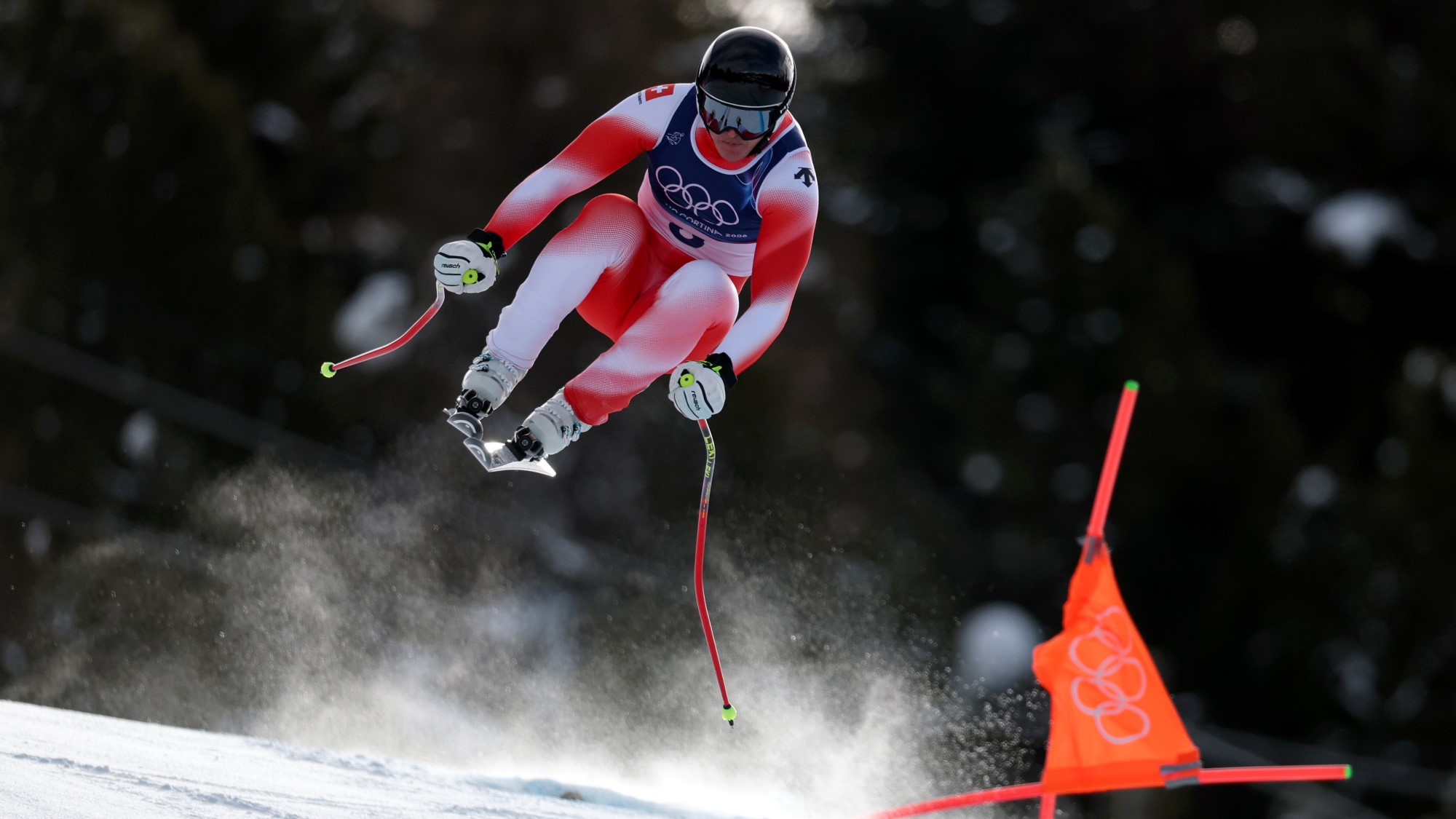 Franjo von Allmen a téli olimpia lesikló számában.
