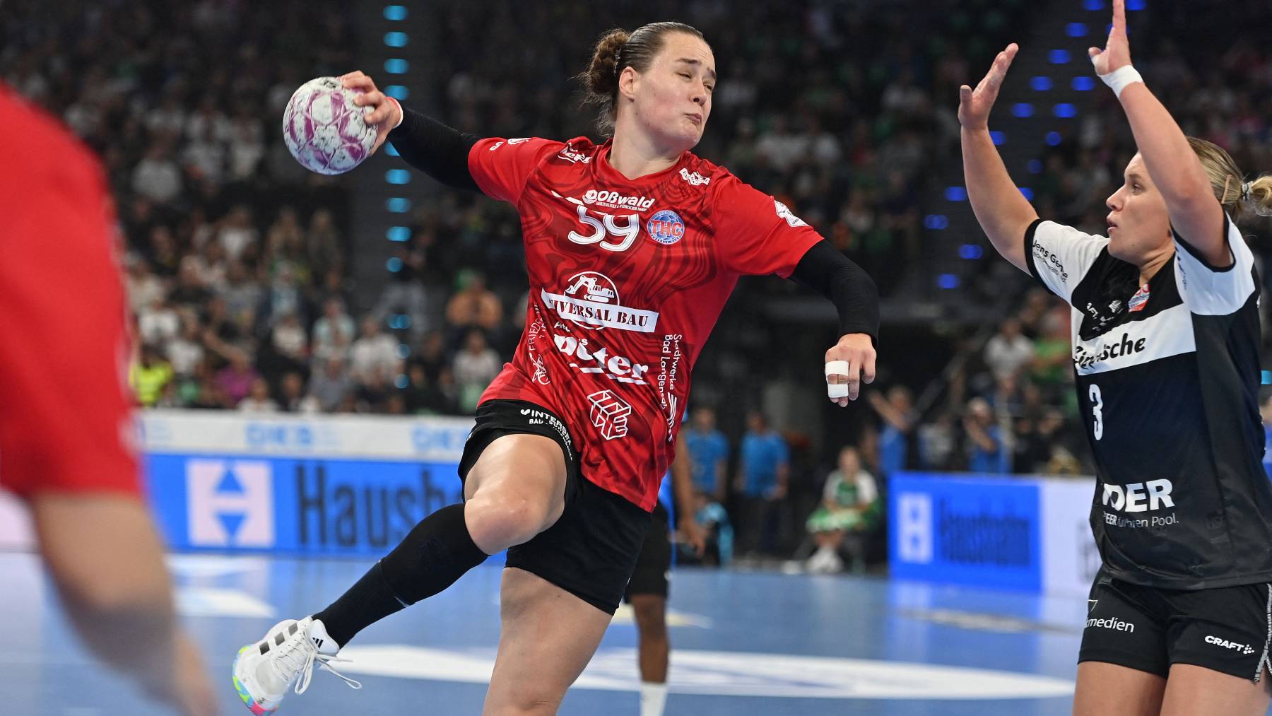 Csenge KUCZORA (Thueringer HC), action, goal throw. 2025 Women's Handball Super Cup: HSG Blomberg-Lippe vs. Thueringer HC 30-31 on August 23, 2025, SAP GARDEN Munich.