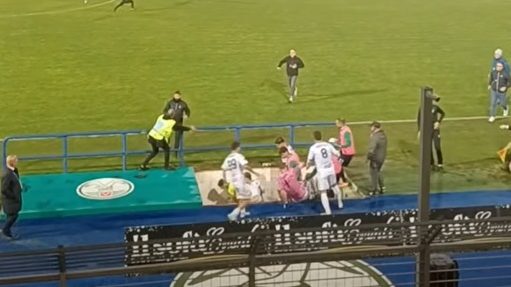 A Foggia-szurkolók támadása.