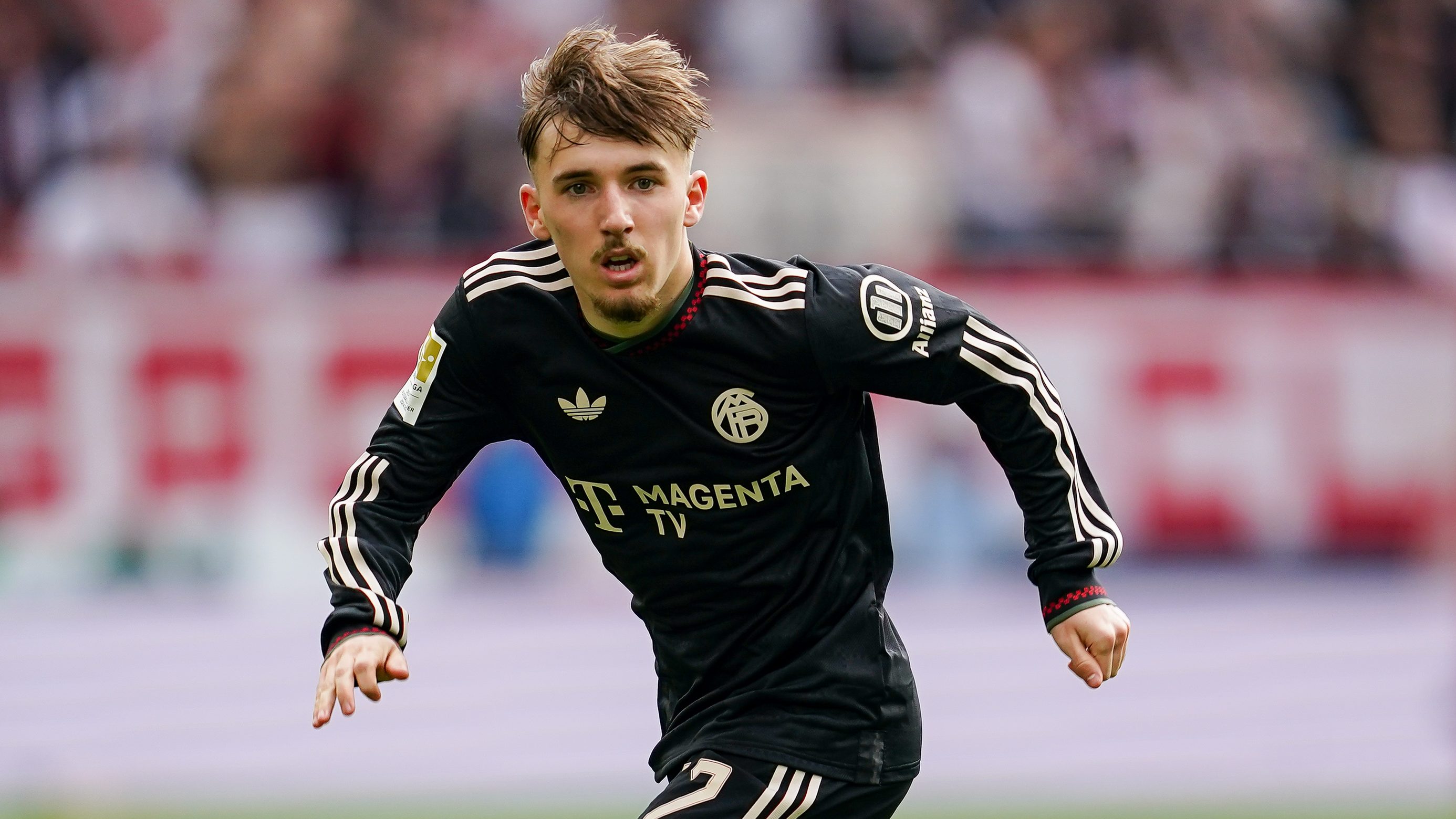 Lennart Karl, a Bayern München játékosa a Freiburg elleni bajnokin.