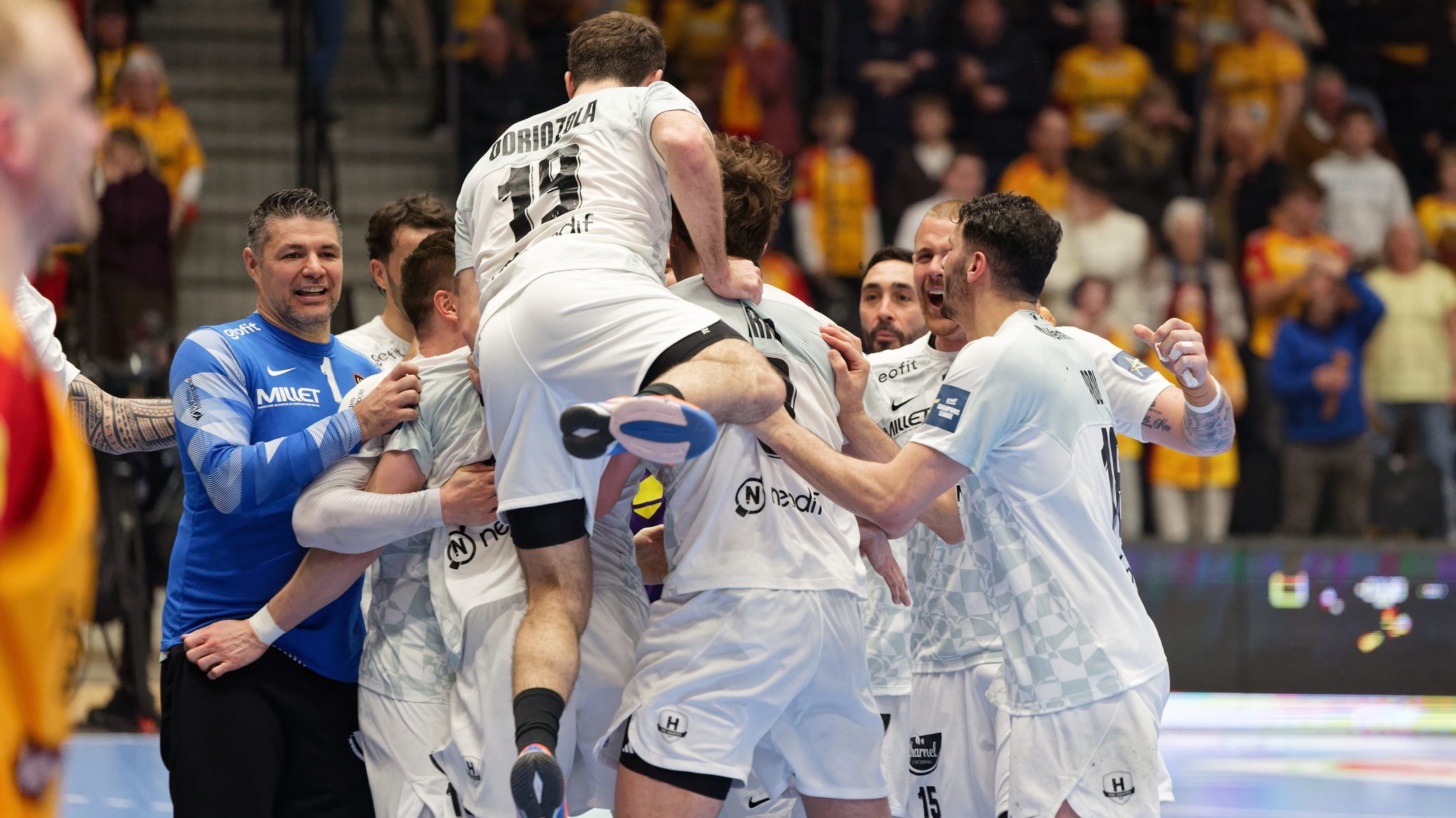 A Nantes játékosai ünnepelnek a GOG elleni BL-mérkőzés után.