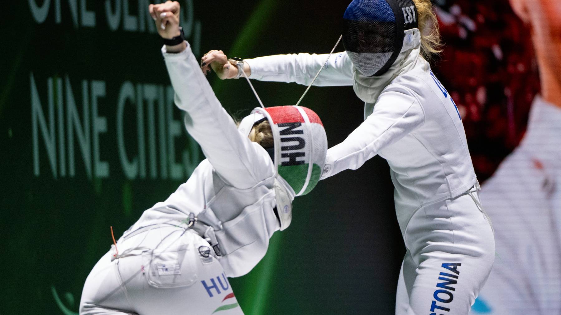 Muhari Eszter (b) és a későbbi győztes észt Katrina Lehis asszója a budapesti WestEnd párbajtőr Grand Prix női versenyének döntőjében a Papp László Budapest Sportarénában 2026. április 19-én. Muhari Eszter ezüstérmet nyert.