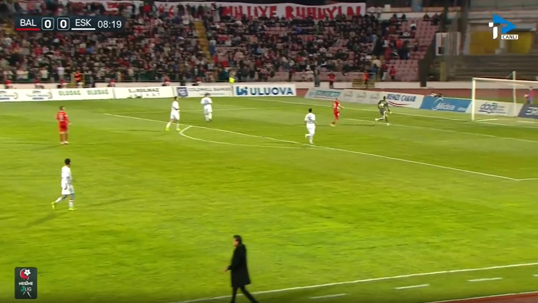 Török foci potyagól kapusbaki gólpassz a hátával az ellenfélnek