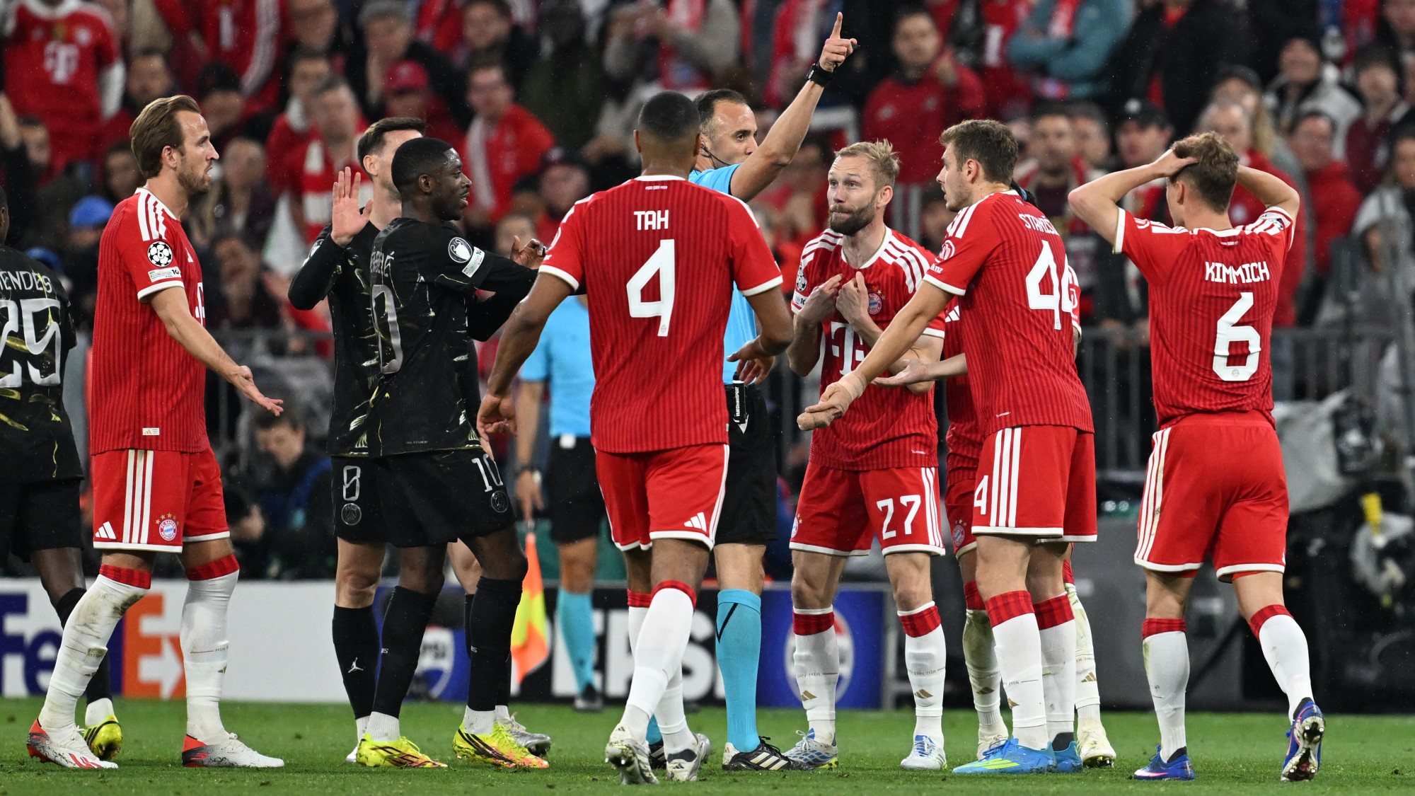Joao Pinheiro nem ítélt tizenegyest a Bayern Münchennek a PSG ellen és jól tette.