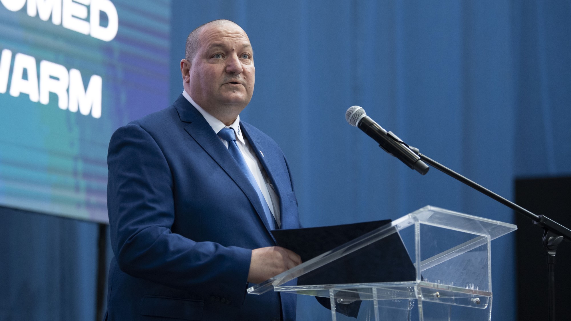 Németh Szilárd, a Magyar Birkózók Szövetségének (MBSZ) elnöke beszédet mond a Polyák Imre-Varga János emlékverseny megnyitóján.