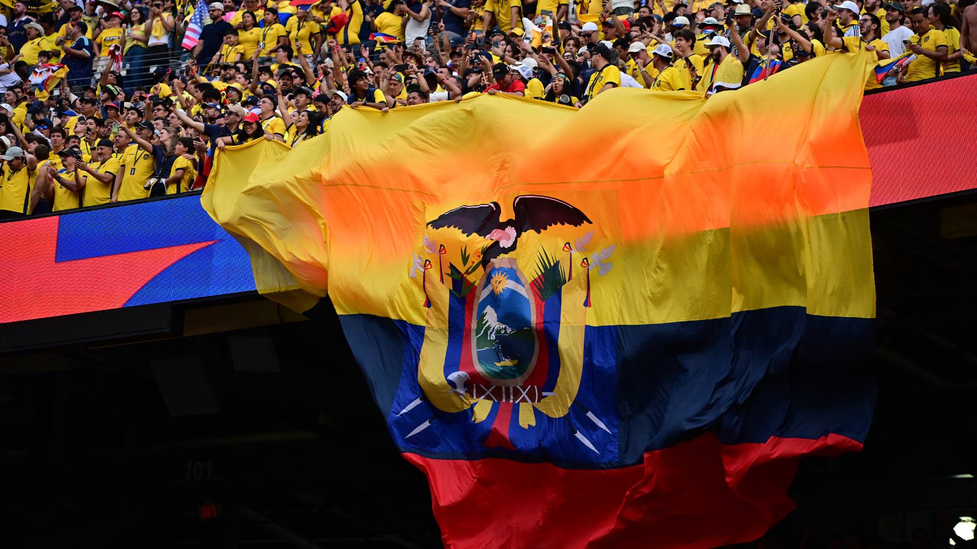 Fans of Ecuador, during a match between Ecuador and Germany , valid of the third round of Group E of the 2026 FIFA World Cup took place at the New York/New Jersey Stadium, in New Jersey, USA, on Thuesday afternoon, the 25th.