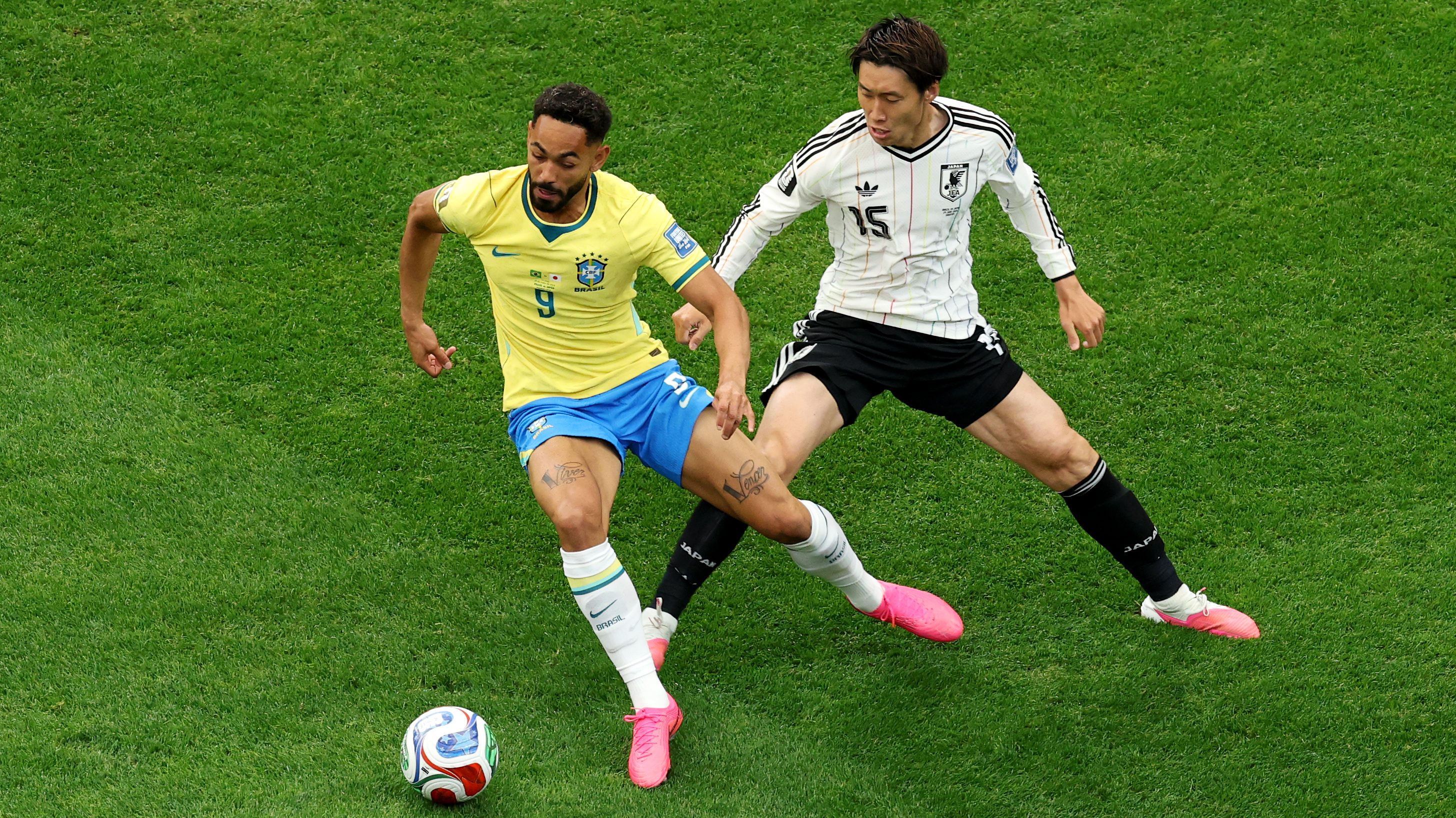 Matheus Cunha és Daichi Kamada.