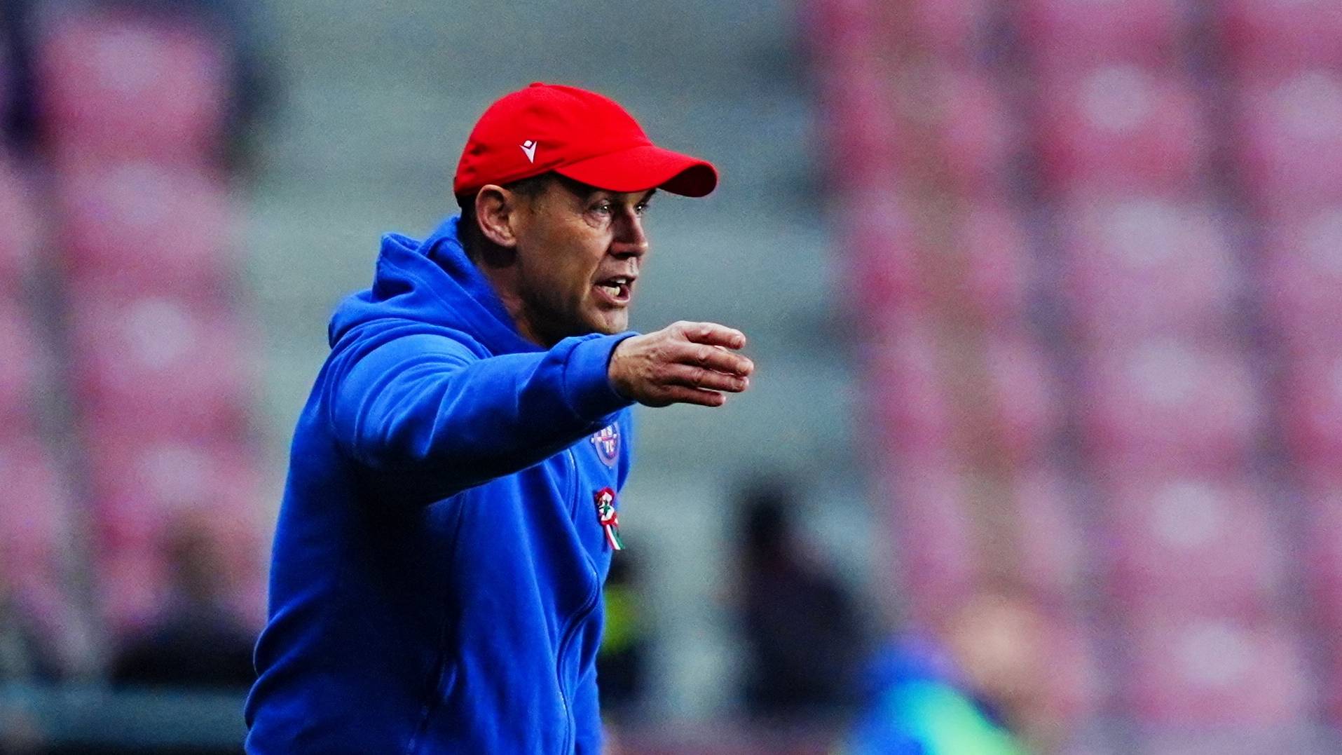 Bódog Tamás, a Nyíregyháza vezetőedzője a labdarúgó Fizz Liga 26. fordulójában játszott Debreceni VSC - Nyíregyháza Spartacus FC mérkőzésen a debreceni Nagyerdei Stadionban 2026. március 14-én.