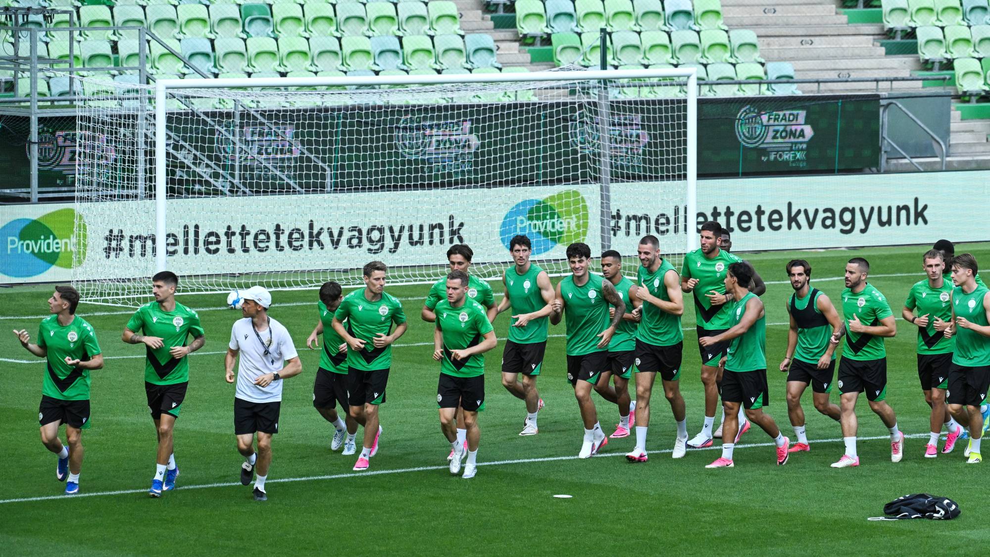 A Ferencváros TC labdarúgócsapatának edzése a Groupama Arénában 2026. július 15-én. A csapat másnap a Vojvodina ellen játszik az Európa-liga selejtezőjének 1. fordulójában.