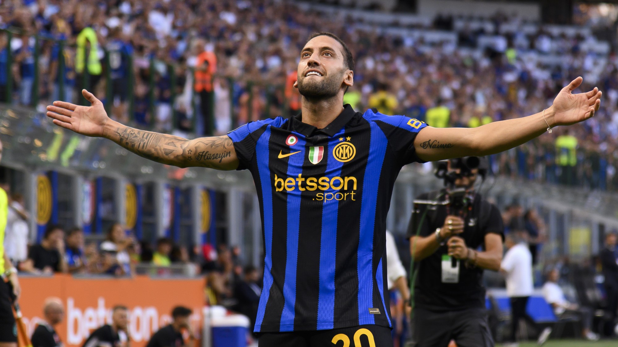 Hakan Calhanoglu szerezte a Serie A-szezon első gólját. Nem is akármilyet.