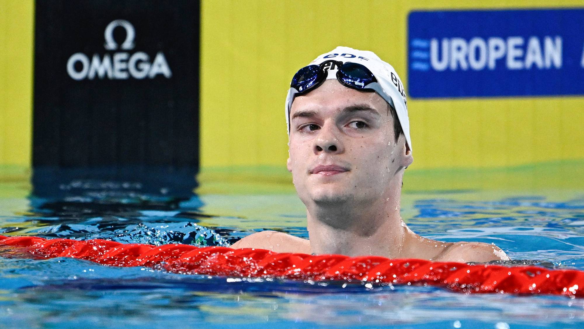 A győztes Kós Hubert a férfi 200 méteres hátúszás döntőjében a párizsi vizes Európa-bajnokságon az olimpiai vizesközpontban 2026. augusztus 12-én.