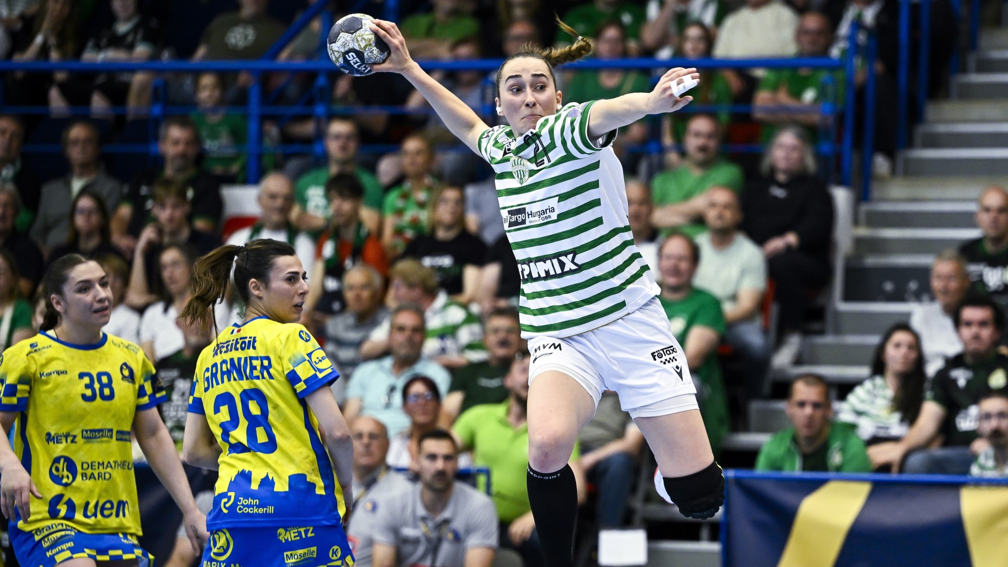 Márton Gréta, a Ferencváros játékosa a női kézilabda Bajnokok Ligája negyeddöntőjében játszott FTC-Rail Cargo Hungaria - Metz Handball első mérkőzésen az Érd Arénában 2026. április 19-én.