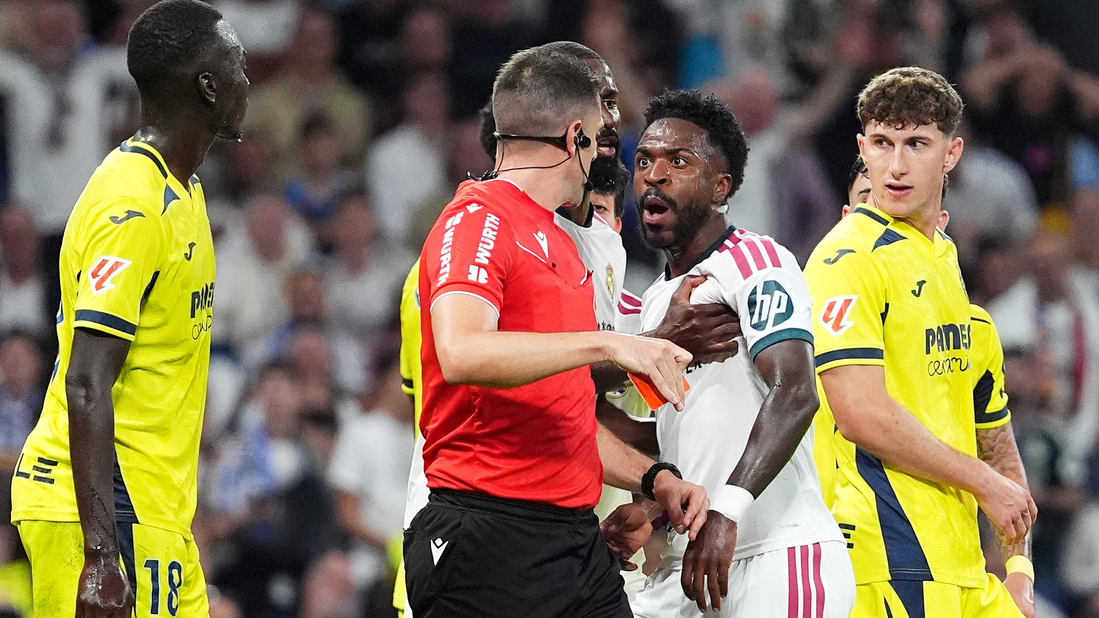 Vincius Jr-t hajhúzás miatt állították ki.